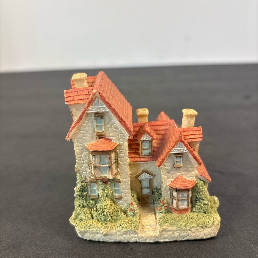 Vintage Tully House Miniature Cottage Figurine International Resourcing 1994